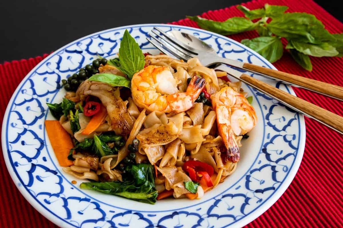 thai-kitchen-stir-fry-rice-noodles-recipe